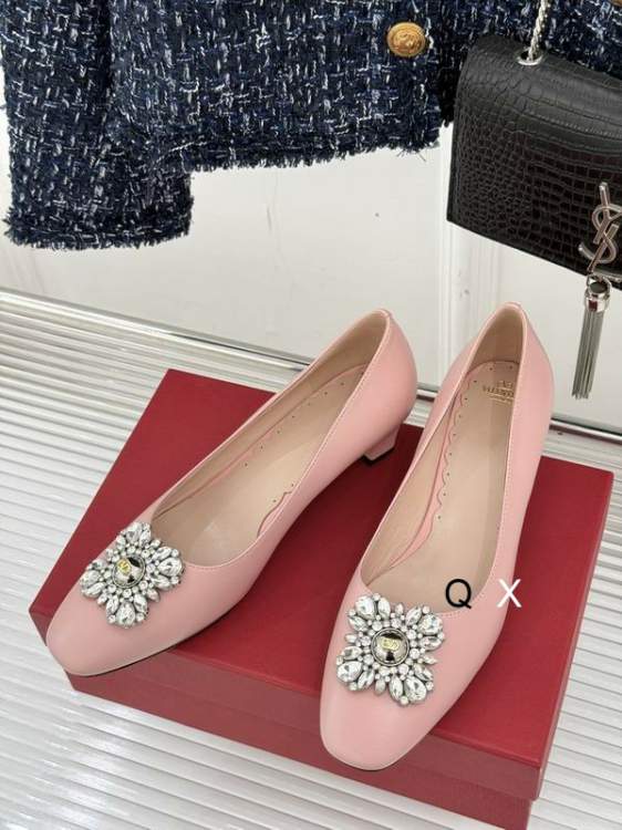 Picture of Valentino Shoes _SKUValentinosz35-40520213.5CMJX0312
